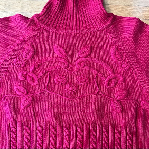 Sweaters - Red cable knit and design knit in sweater